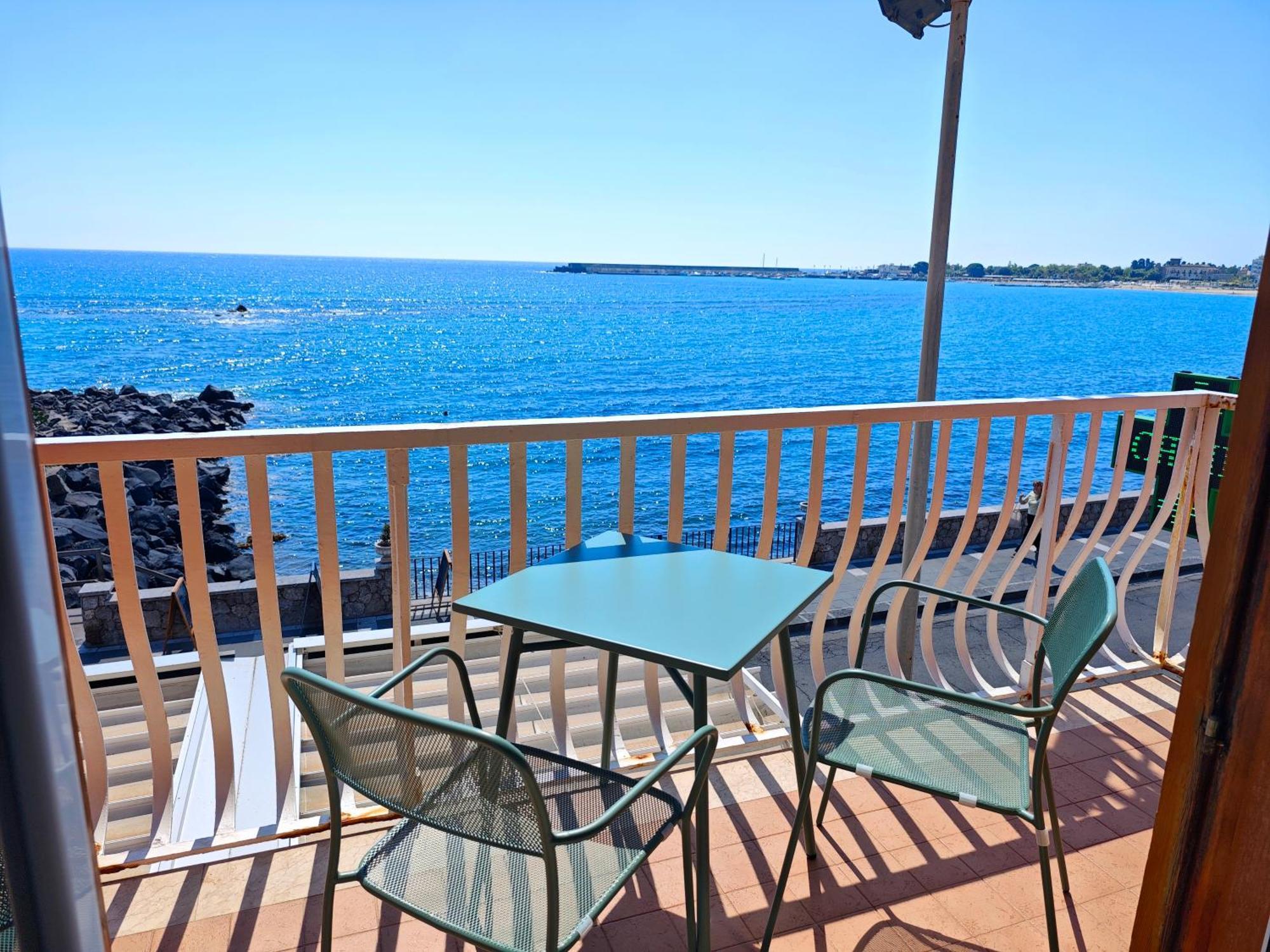 Super Panorama & Astonishing Apartment Seaview Giardini Naxos Exterior photo